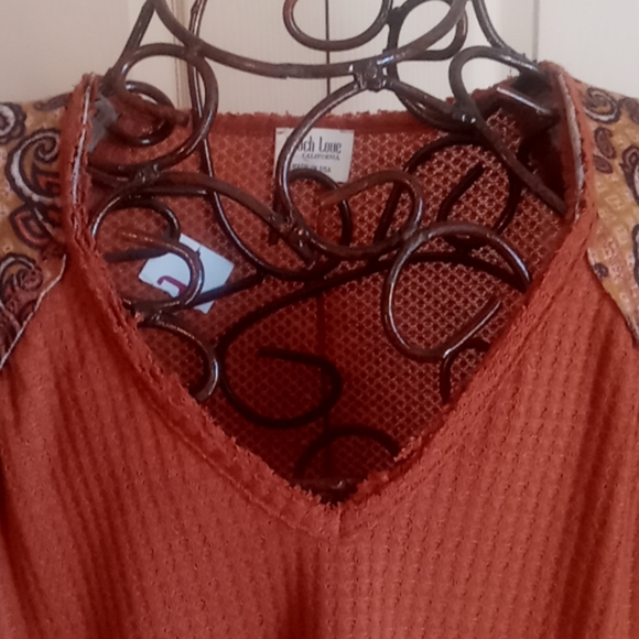 Top - Picture 2 of 7